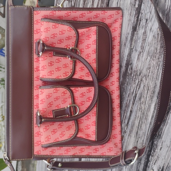 Dooney & Bourke 2 way bag - Picture 1 of 15